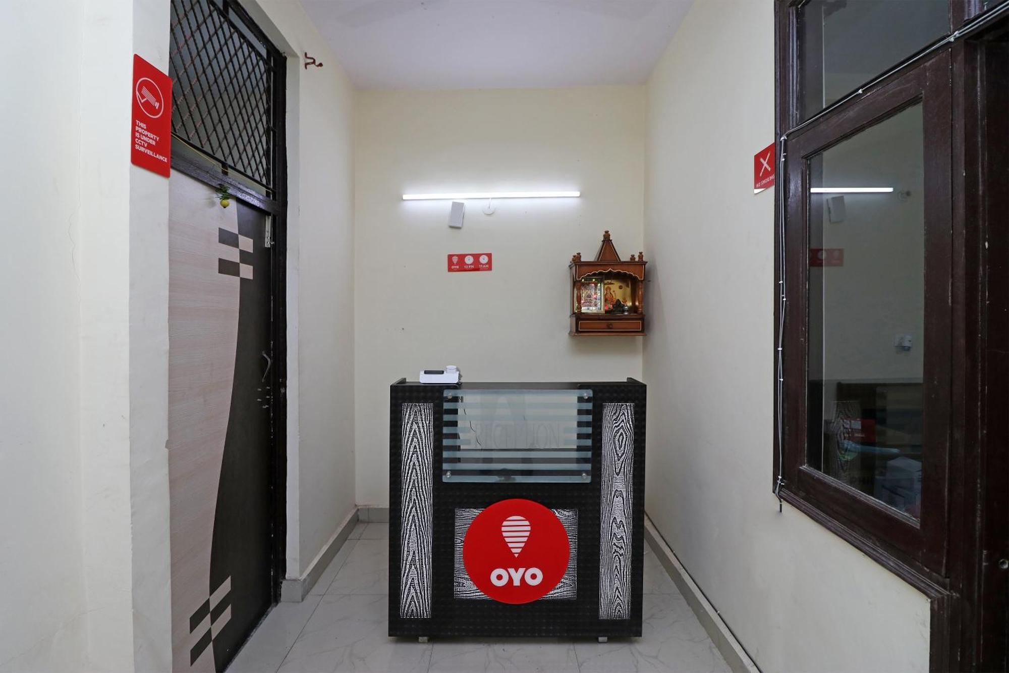 Oyo Triage Home Stay Noida Ngoại thất bức ảnh